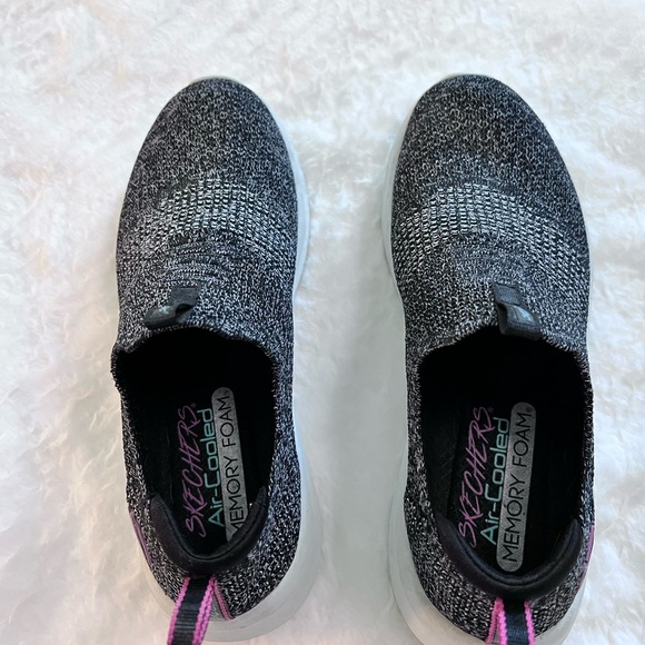 Skechers Black and Pink Air-Cooled Slip-Ons - Picture 1 of 4